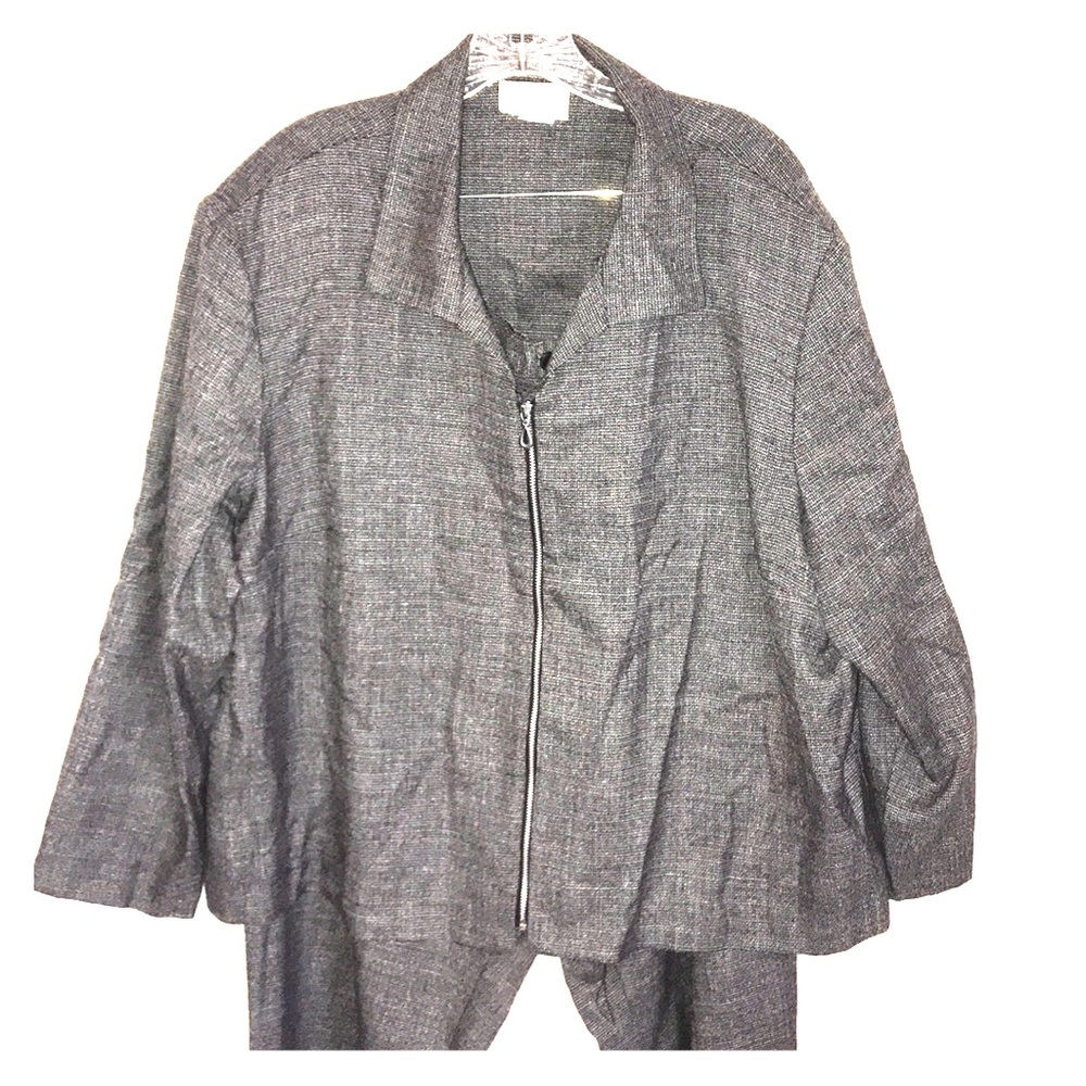 Pants suit